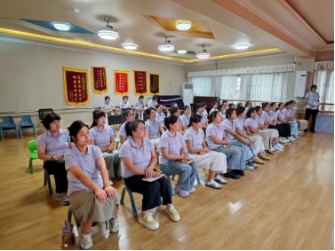 以德立身,以爱育人|幼教中心开展新学期师德师风演讲活动